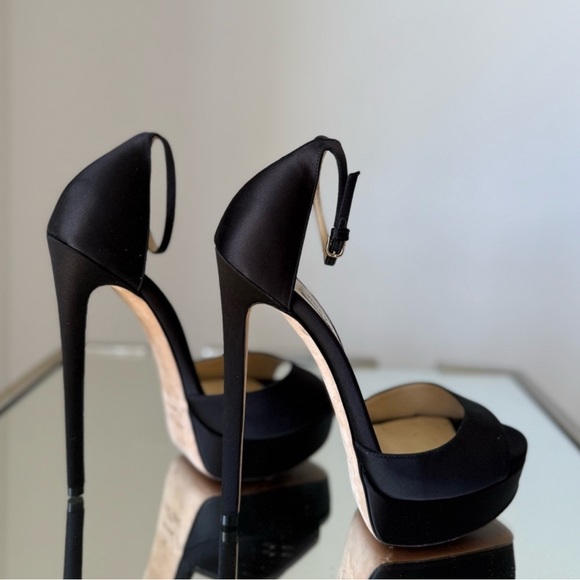 Jimmy Choo Black Max 150 Platform 

Brand new in box. Never worn

39.5 - Picture 5 of 6